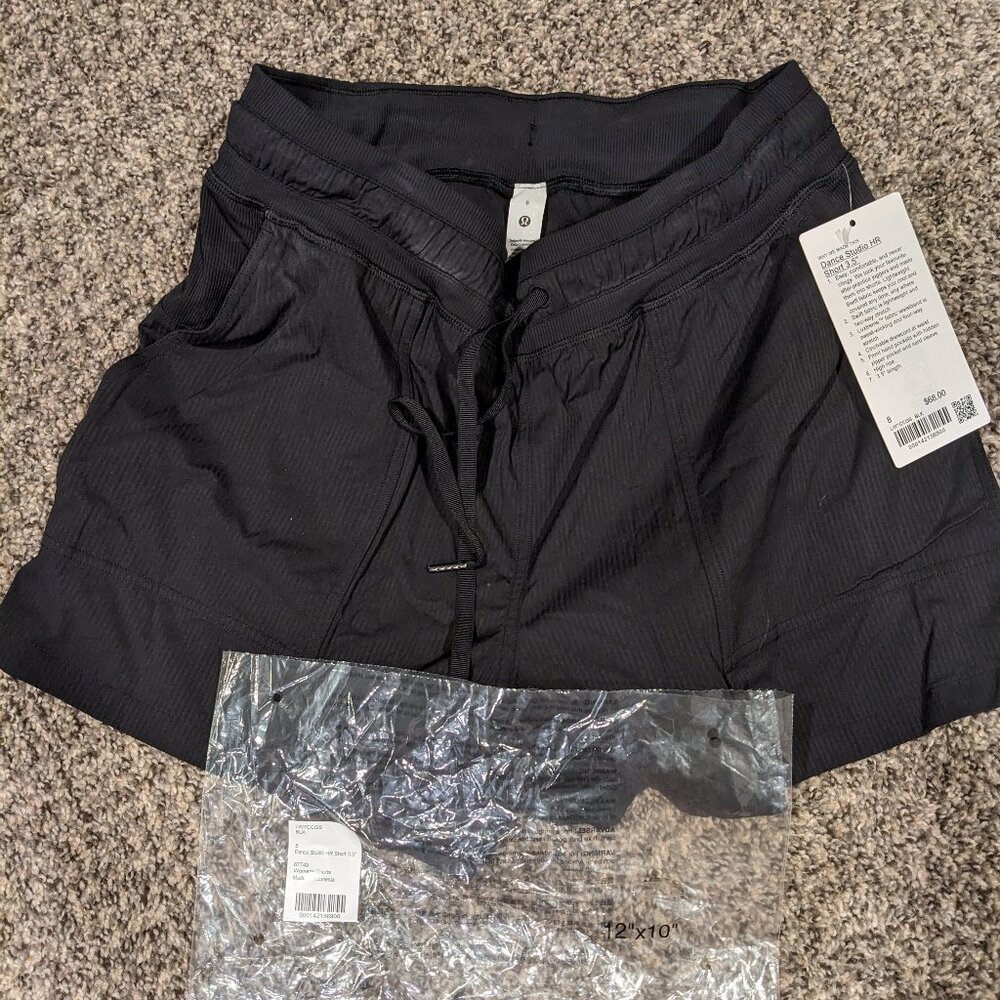 Lululemon - Dance Studio High-Rise Short 3.5" - BLACK - Sz.8